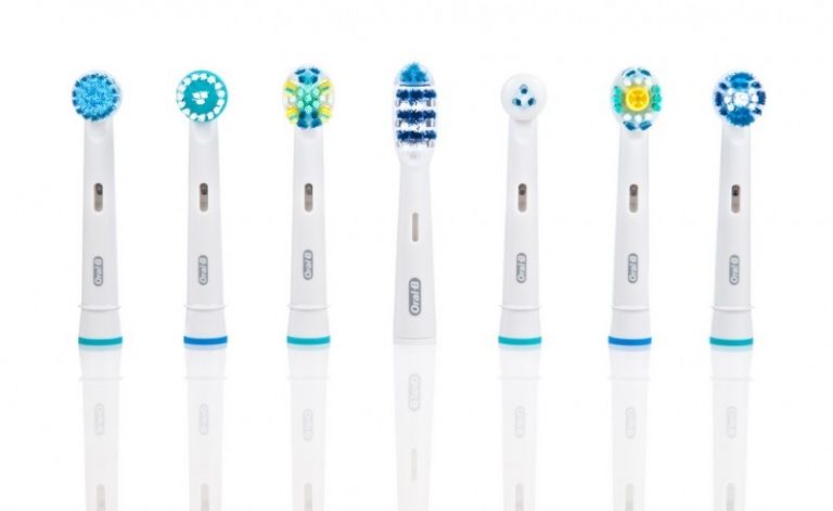 How to Clean Toothbrushes + Toothbrush Replacement Guide